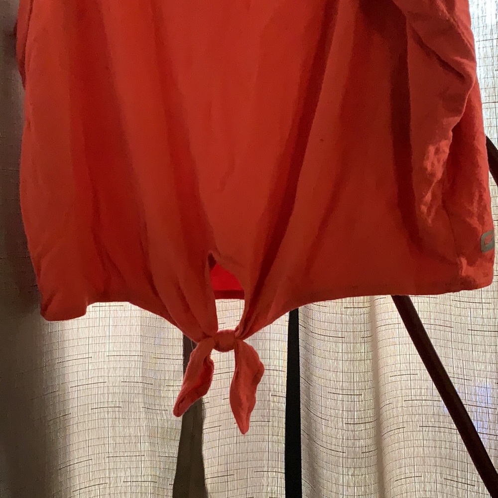 Fabletics workout crop tank - Picture 2 of 5